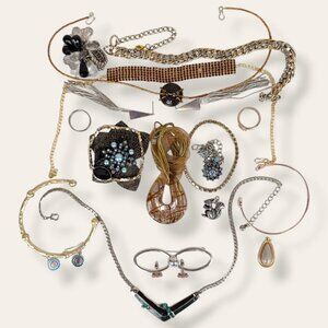 XENA - Vintage To Now Jewelry Lot - 057